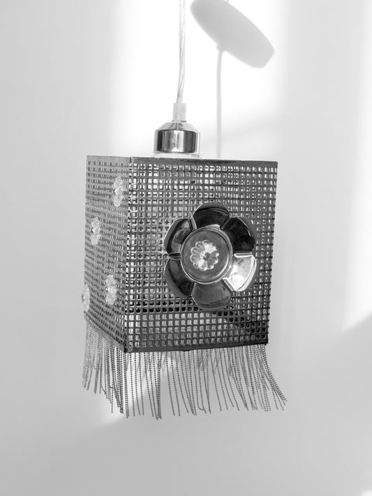 CAGED DAISY LAMP | WITH TASSELS